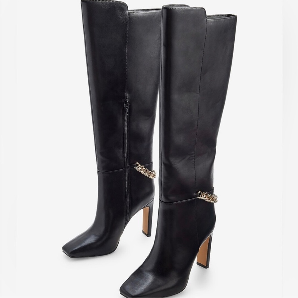 EXPRESS Knee High Gold Chain Black Leather Boots size 8 - Picture 3 of 3